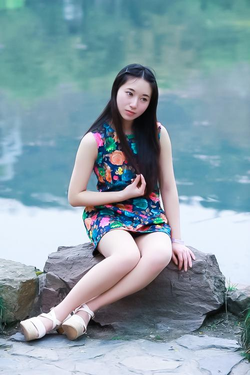 爱草影院播放界面展示